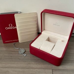 OMEGA Watch box with books and tag